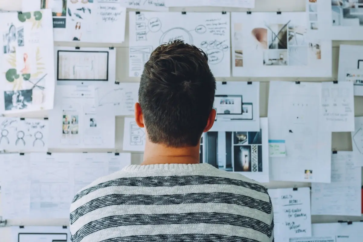 A reactive/reflecting perspective about work